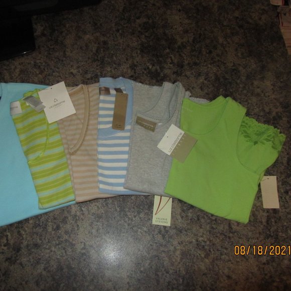 Women's 6-Pc lot of S/S Tops All NEW Size Small - Picture 2 of 8